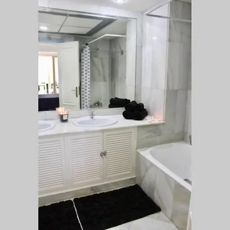 Puerto Banus Luxury Beachfront D Апартаменты Марбелья