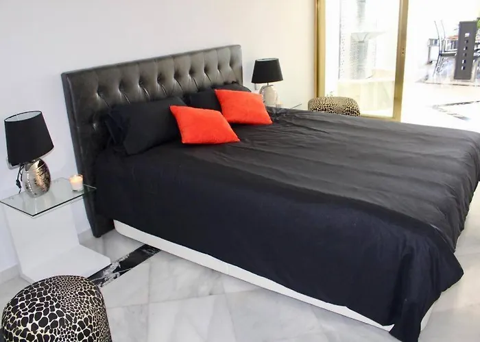 Puerto Banus Luxury Beachfront D 아파트